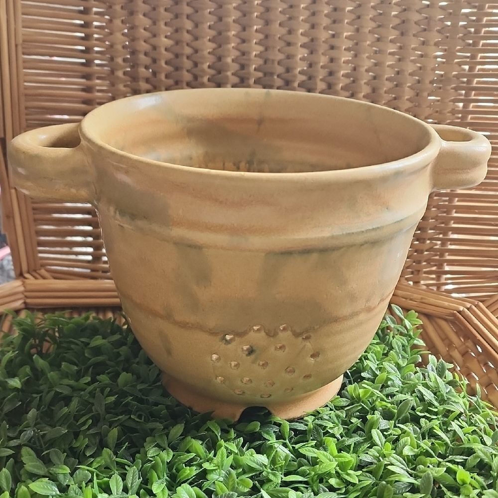 Vintage Art Pottery Berry Collander Jim Davis